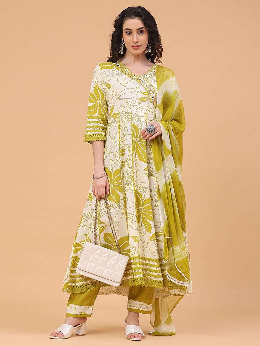 women floral three quarter sleeve kurta pant with dupatta set