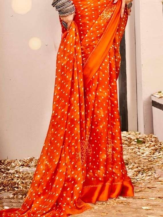 women printed casual wear saree with blouse - 22279022 -  Standard Image - 3