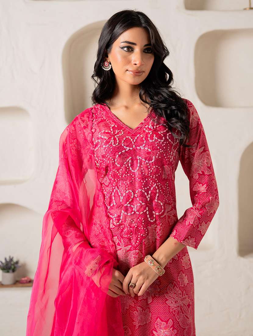 women floral three quarter sleeve kurta pant with dupatta set - 22279282 -  Standard Image - 3