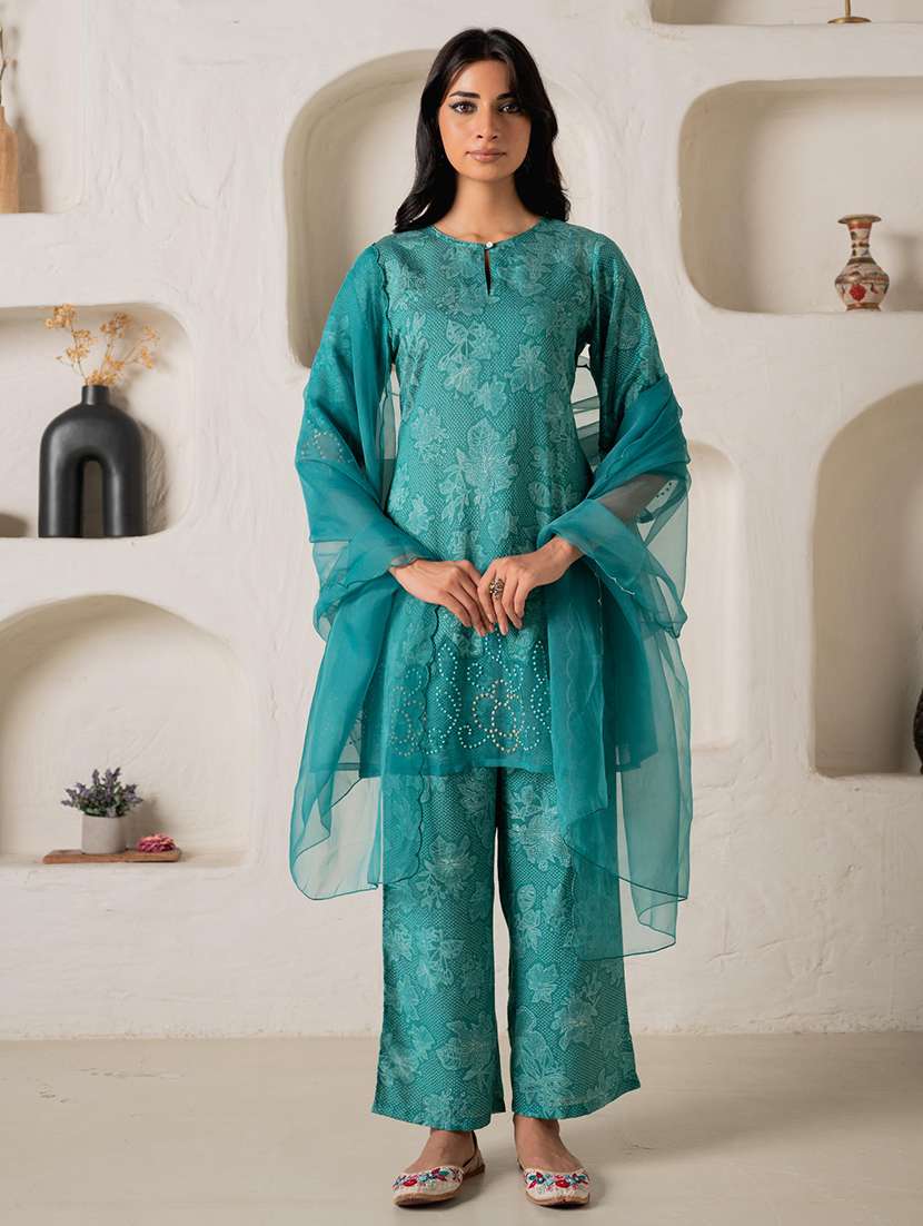 women floral three quarter sleeve kurta pant with dupatta set