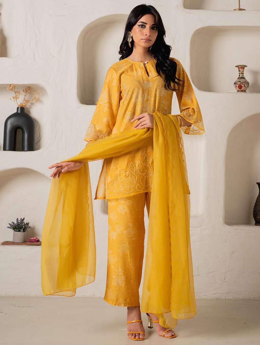 women floral three quarter sleeve kurta pant with dupatta set