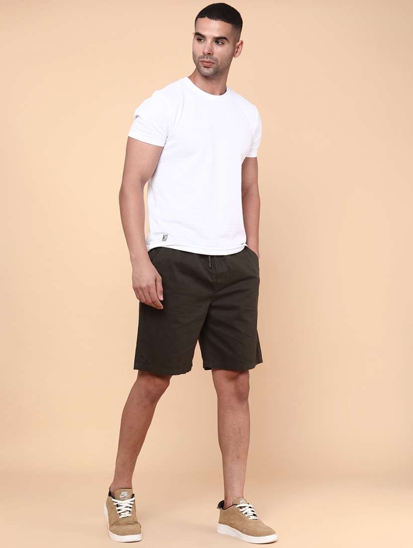 men solid mid rise regular fit shorts - 22279701 -  Standard Image - 5