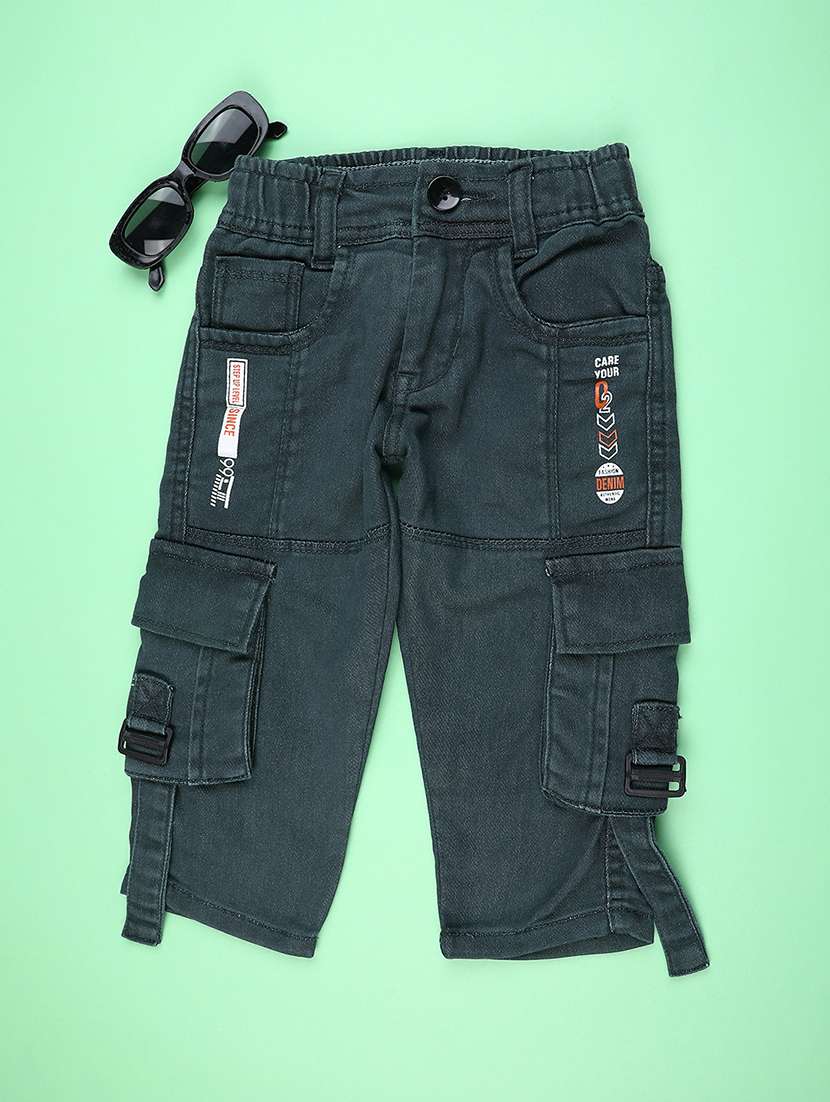 boys solid mid rise regular fit cargo