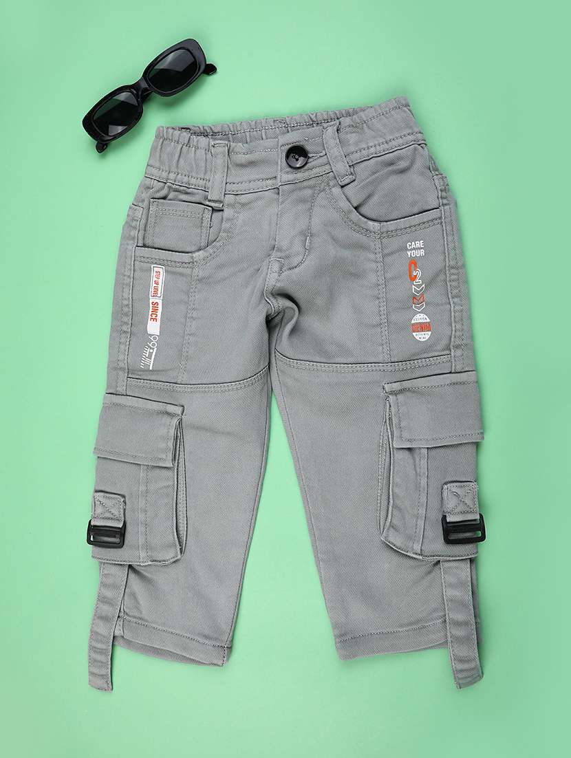 boys solid mid rise regular fit cargo