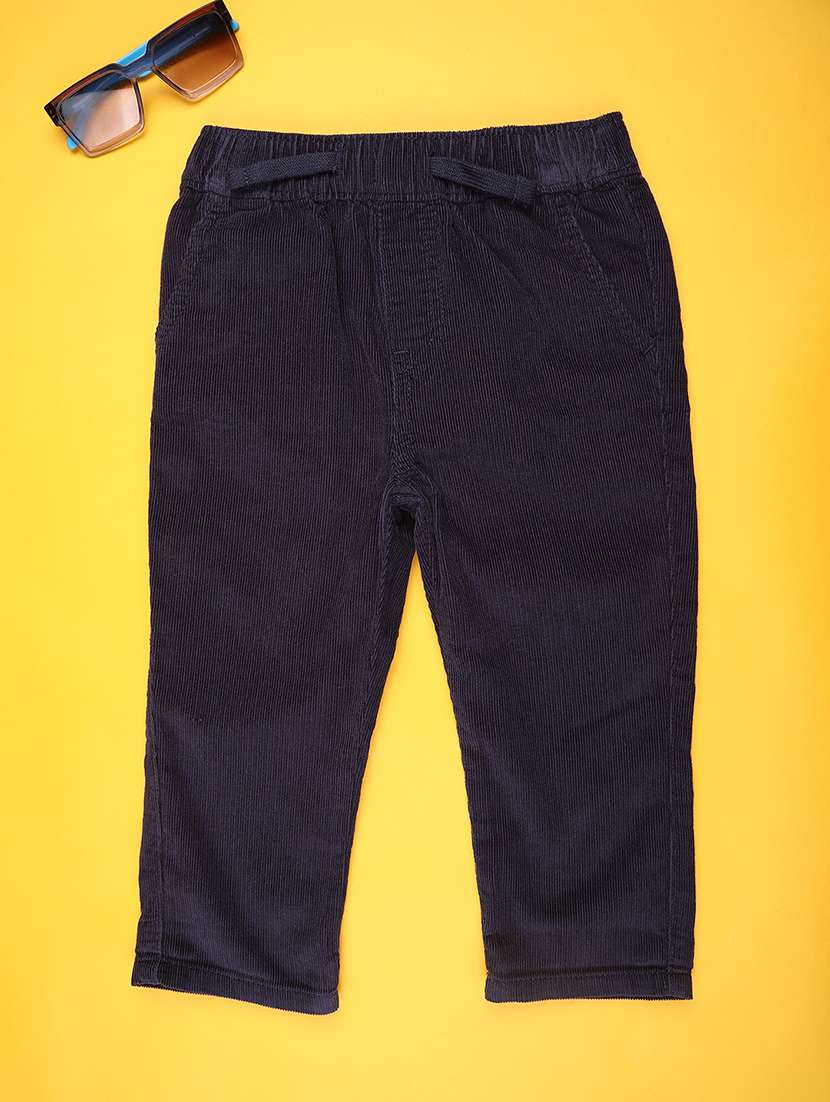 boys solid mid rise regular fit trouser