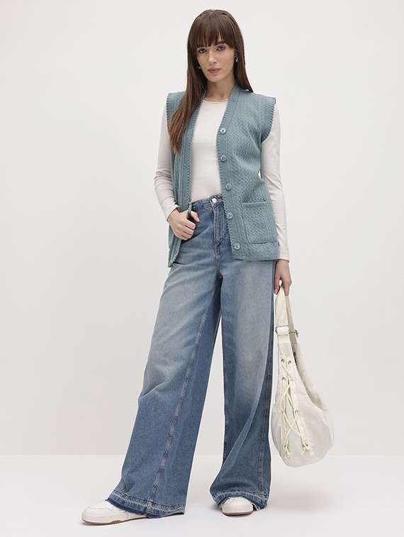 women self designed sleeveless cardigan - 22280356 -  Standard Image - 5