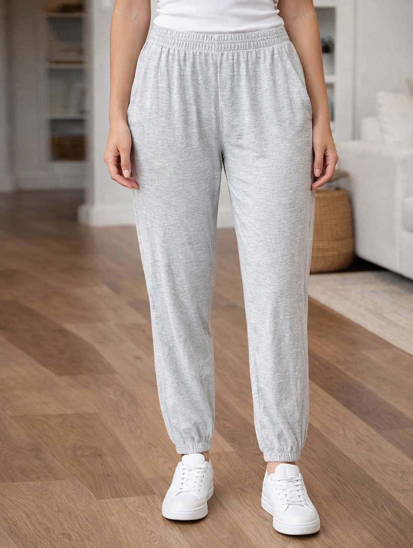 women solid mid rise jogger