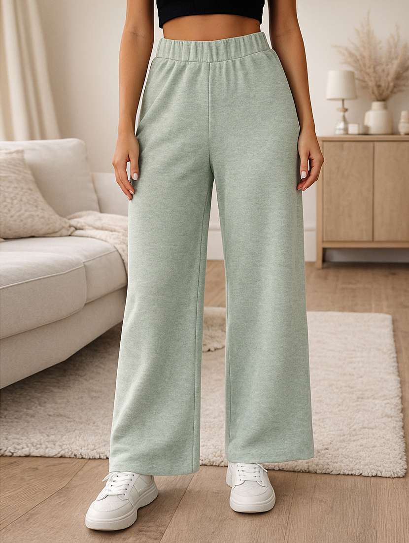 women solid mid rise track pant