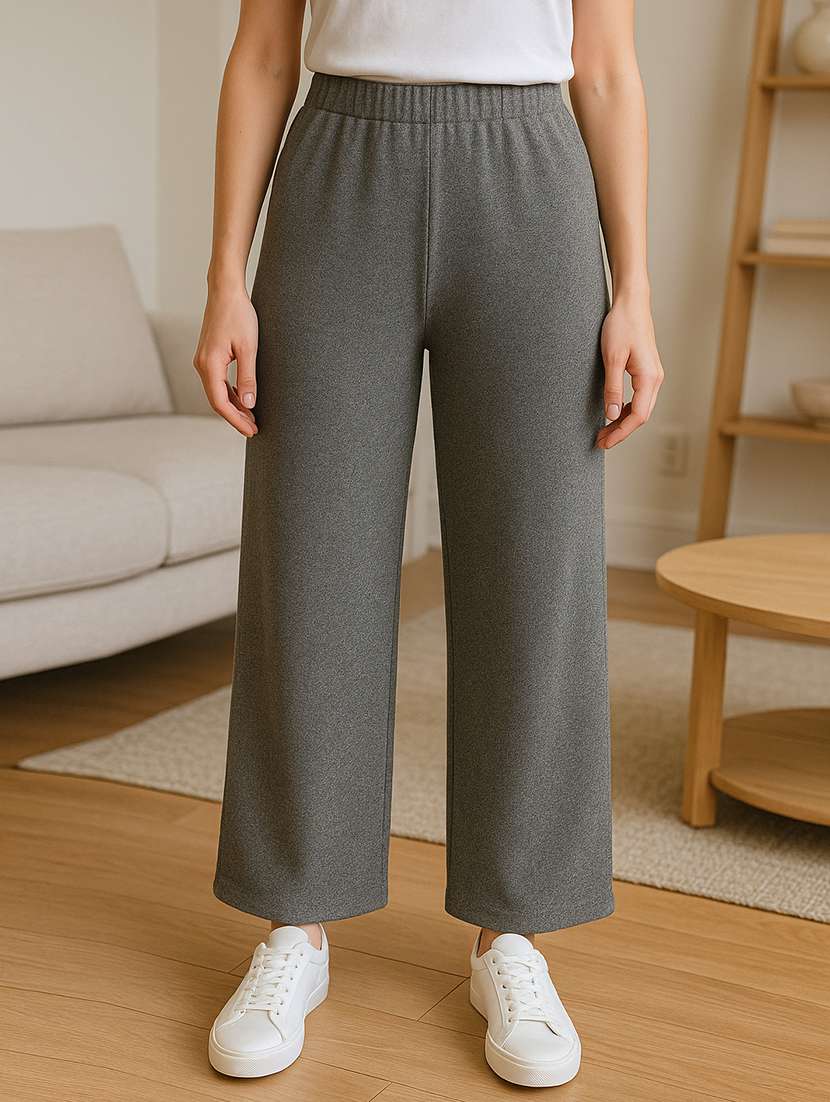 women solid mid rise track pant