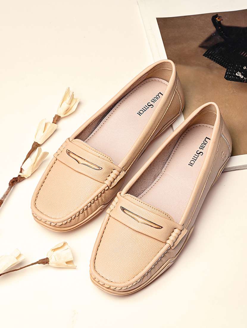 women solid slip on loafer