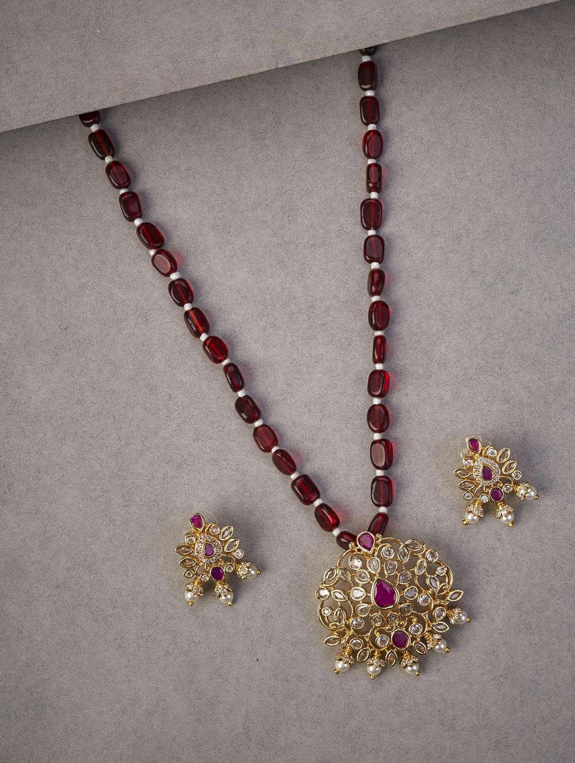 women gold plated pendent set with earring