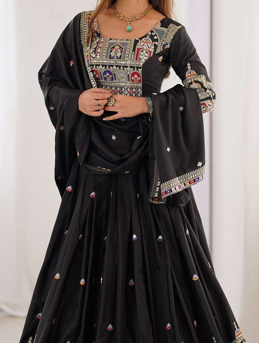 women solid with work semi stitched flared lehenga - 22281001 -  Standard Image - 5
