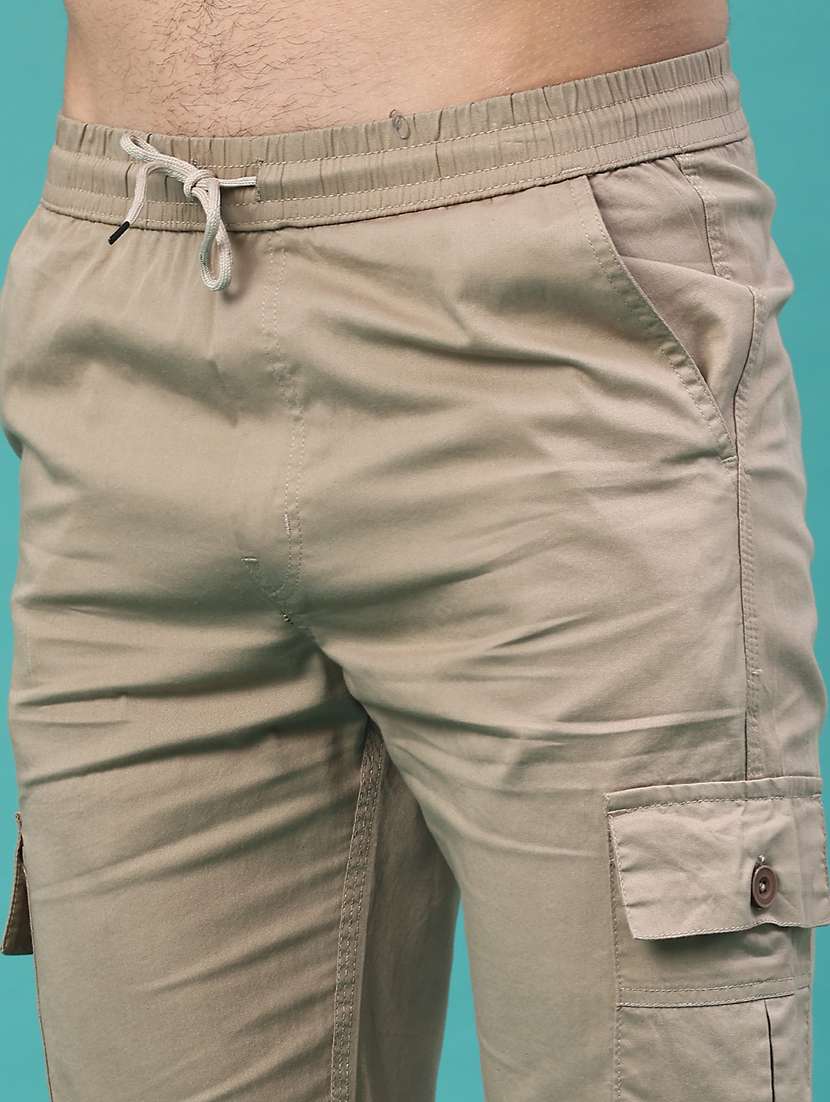 men solid mid rise cargo shorts - 22281788 -  Standard Image - 5