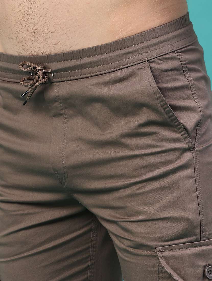men solid mid rise cargo shorts - 22281792 -  Standard Image - 5