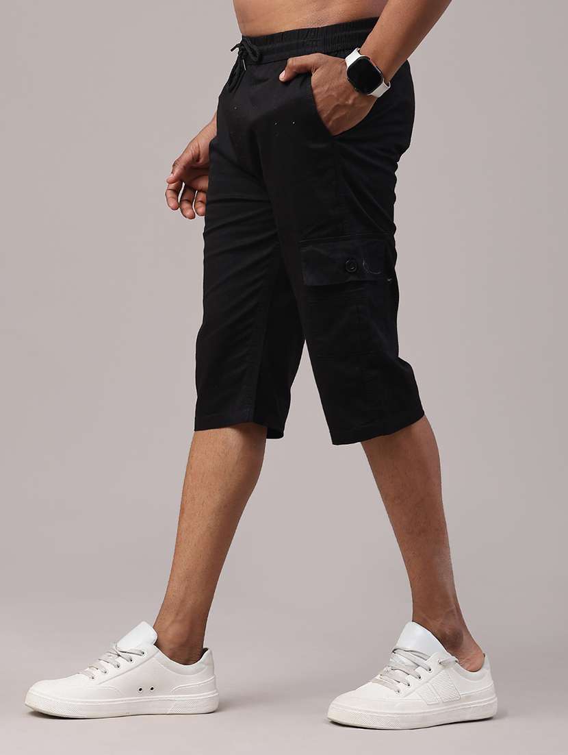 men solid mid rise three - fourth shorts - 22281797 -  Standard Image - 3