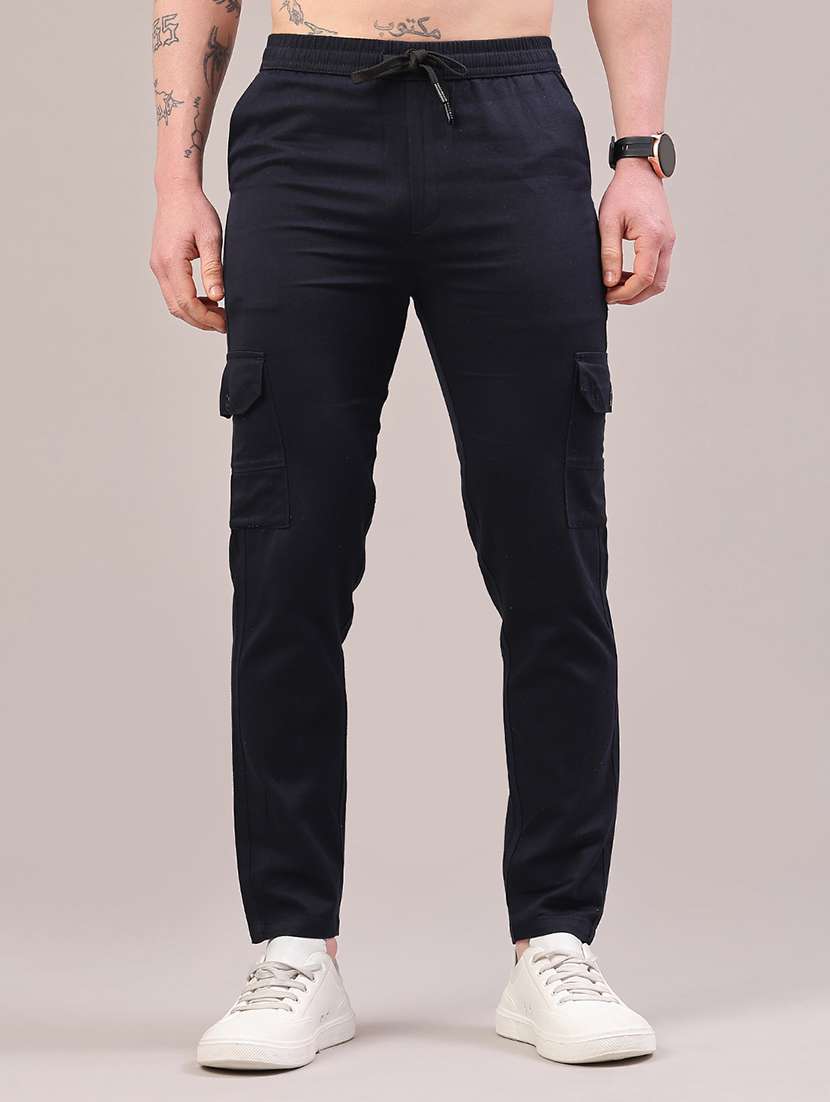 men solid mid rise regular fit cargo 