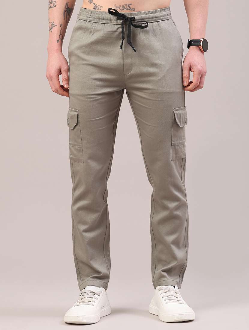 men solid mid rise regular fit cargo 