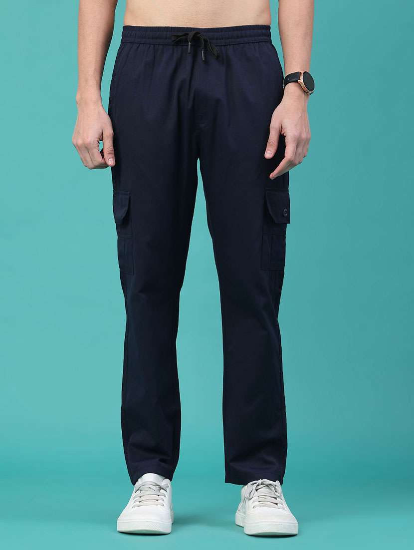 men solid mid rise regular fit cargo 