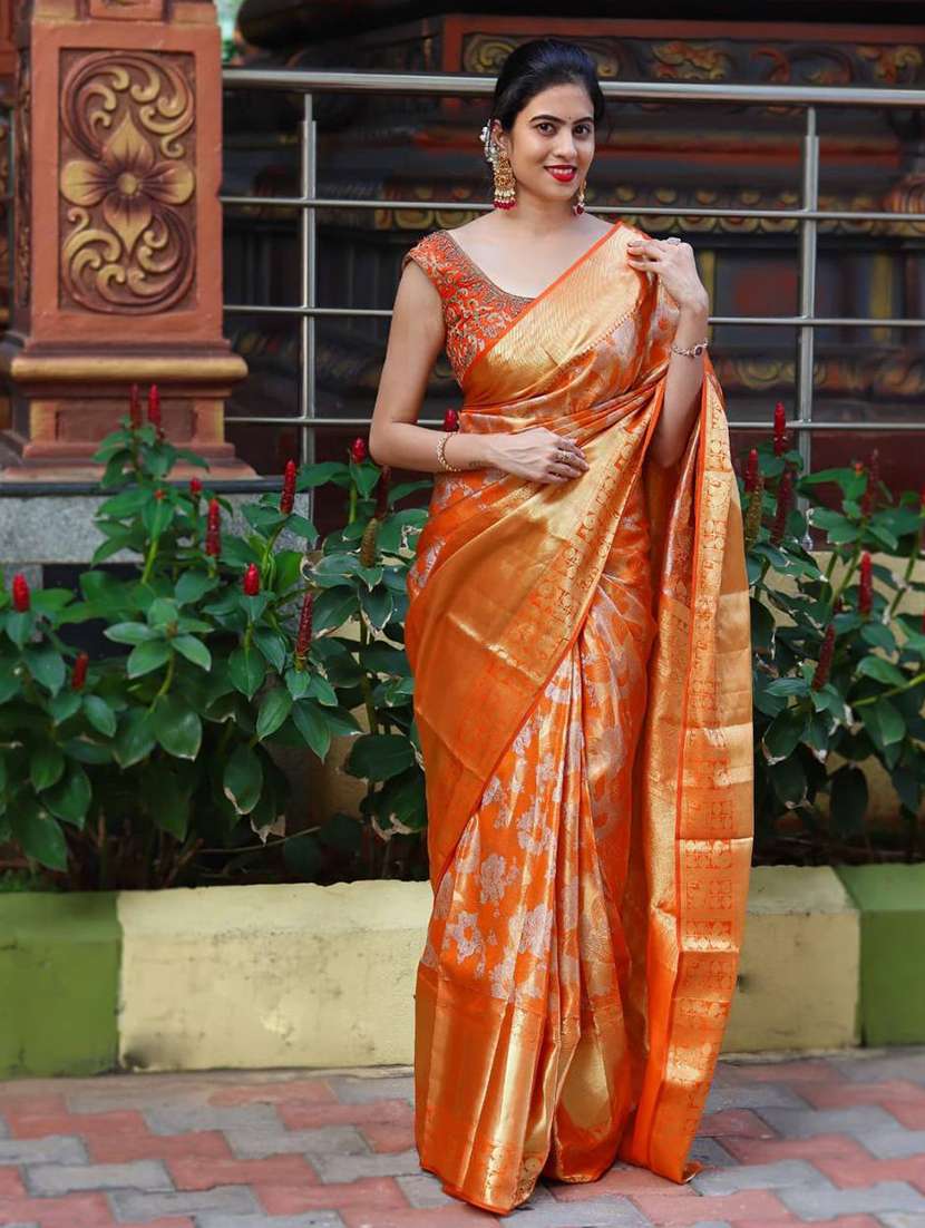 women self design kanjivaram saree with blouse