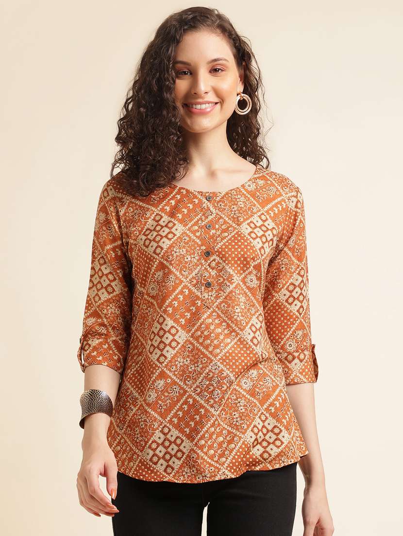 women printed three quartre sleeve kurti