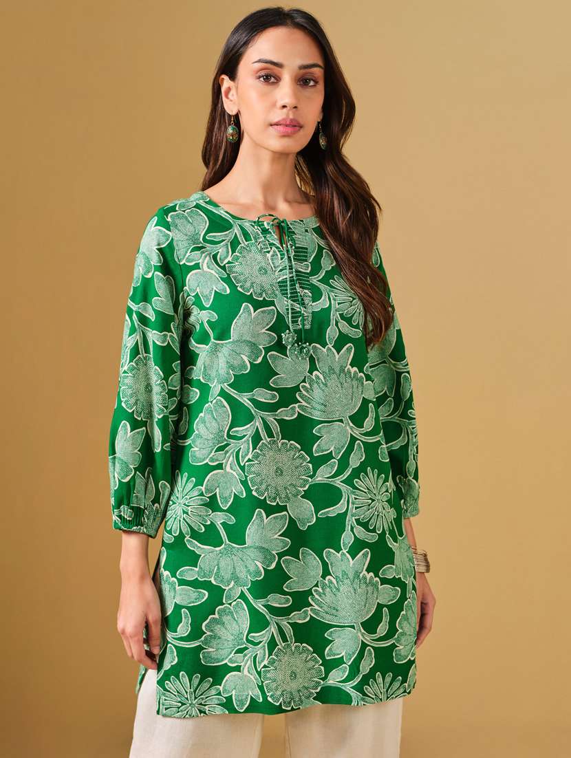 women printed puff sleeve straight kurti