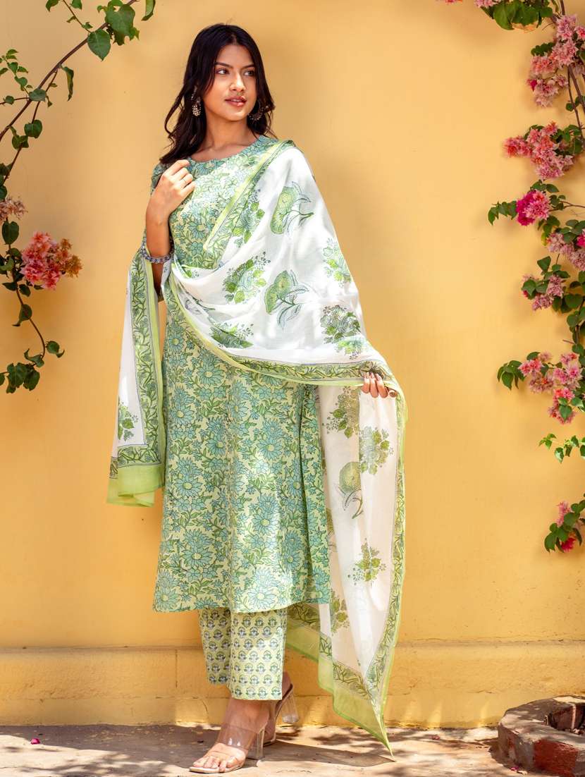 women printed three quarter sleeve kurta pant with dupatta set
