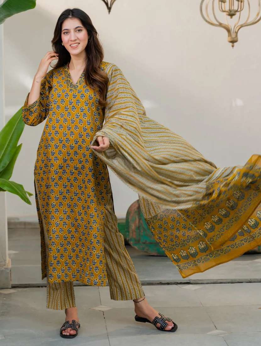 women floral three quarter sleeve kurta pant with dupatta set - 22282121 -  Standard Image - 3