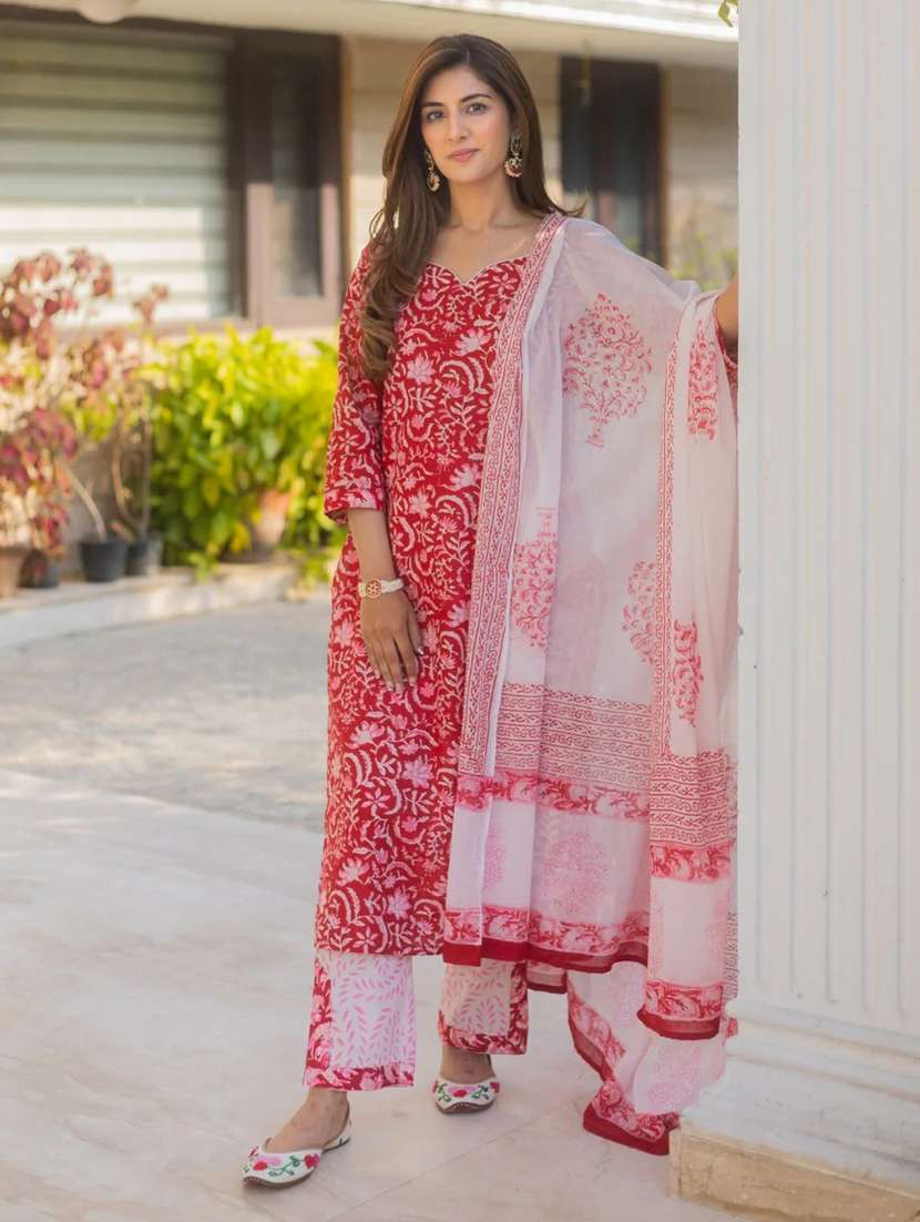 women floral three quarter sleeve kurta pant with dupatta set