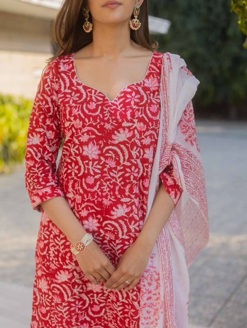 women floral three quarter sleeve kurta pant with dupatta set - 22282122 -  Standard Image - 3