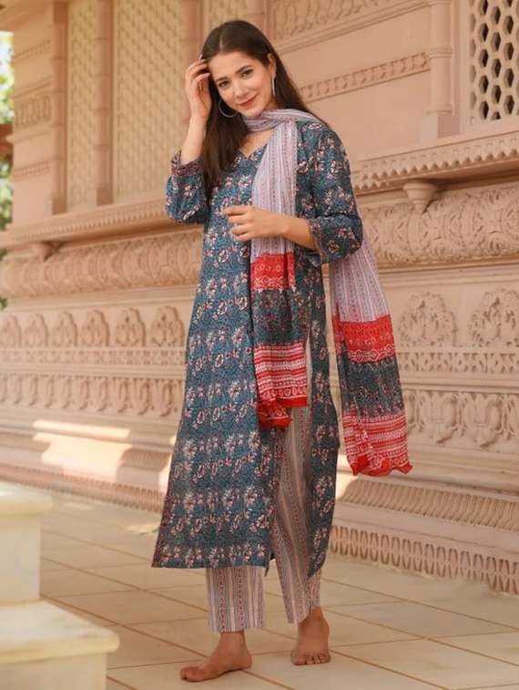 women floral three quarter sleeve kurta pant with dupatta set
