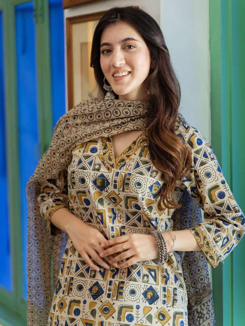 women printed three quarter sleeve kurta pant with dupatta set - 22282127 -  Standard Image - 3