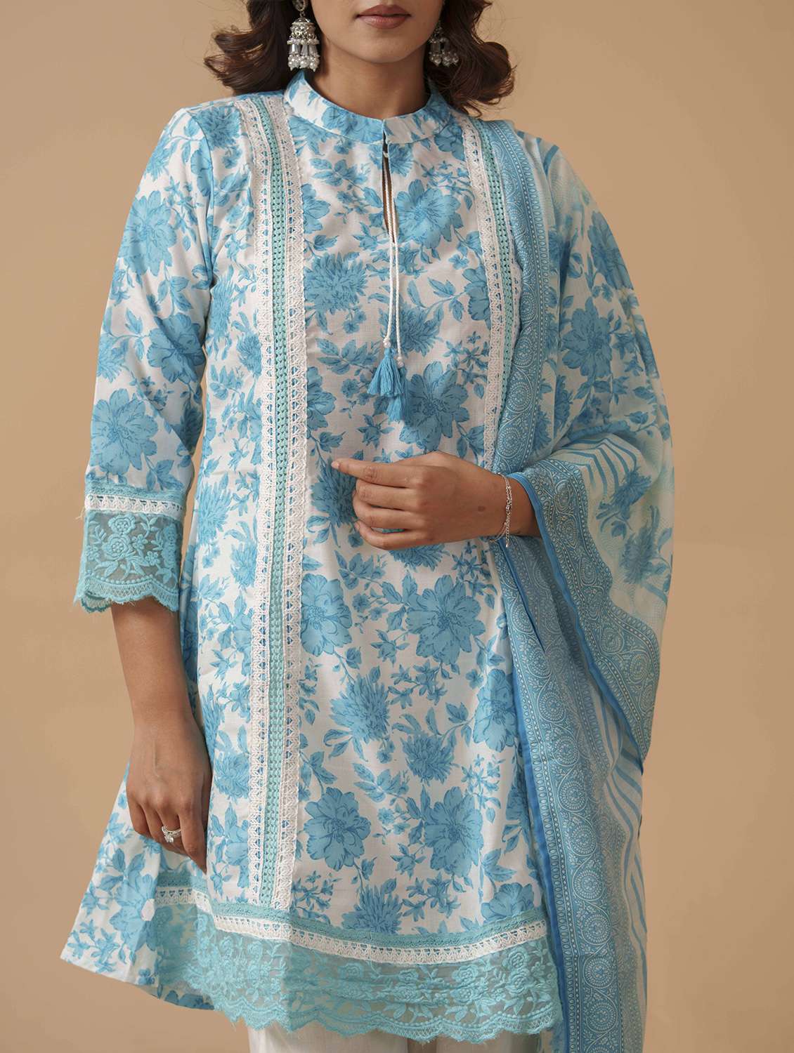 women floral three quarter sleeve kurta pant with dupatta set - 22282164 -  Standard Image - 3