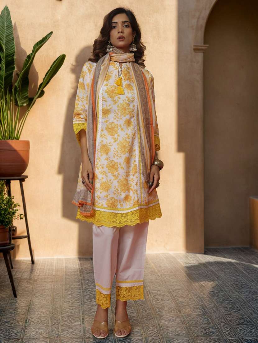 women floral three quarter sleeve kurta pant with dupatta set