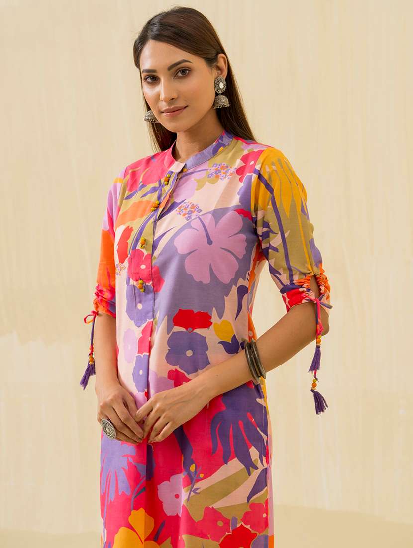 Women Printed Three Quarter Sleeve Kurta Pant Set - 22282179 -  Standard Image - 5