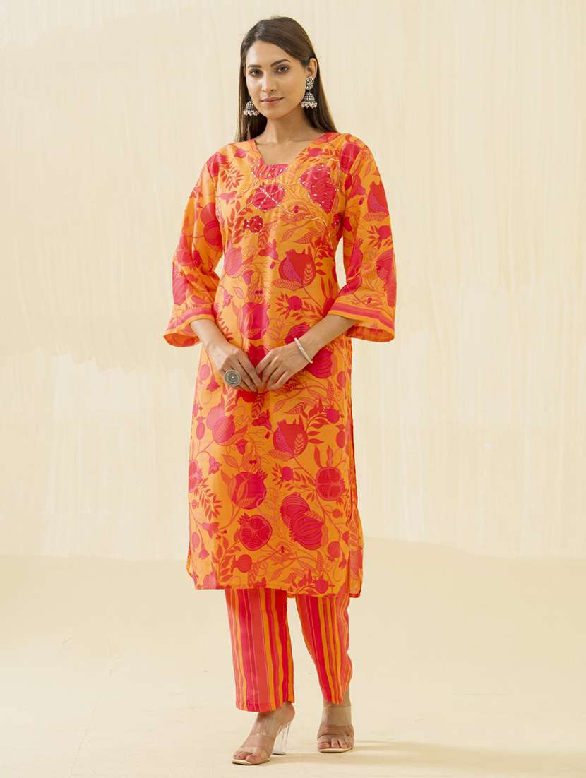 women floral three quarter sleeve kurta pant set