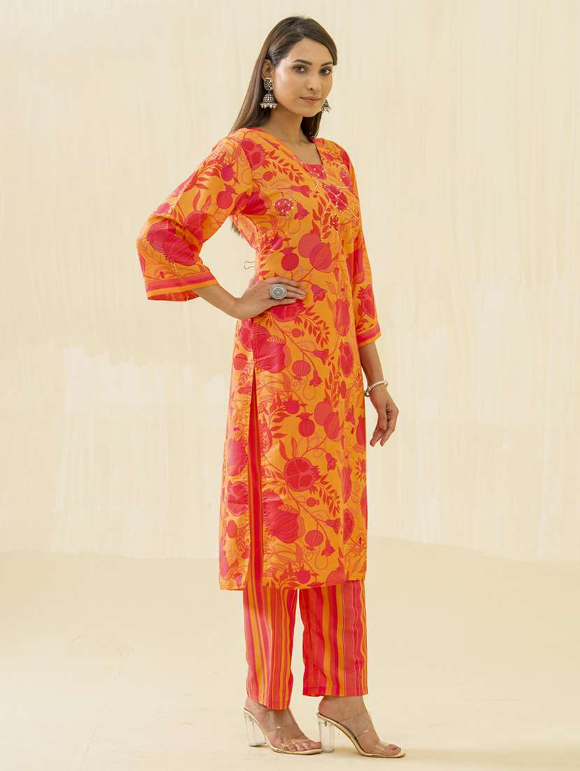 women floral three quarter sleeve kurta pant set - 22282182 -  Standard Image - 3