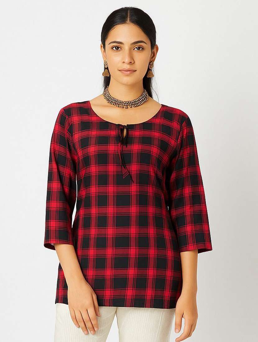 women checkered three quarter sleeve straight kurti