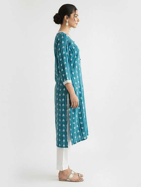 women printed three quarter sleeve straight kurta