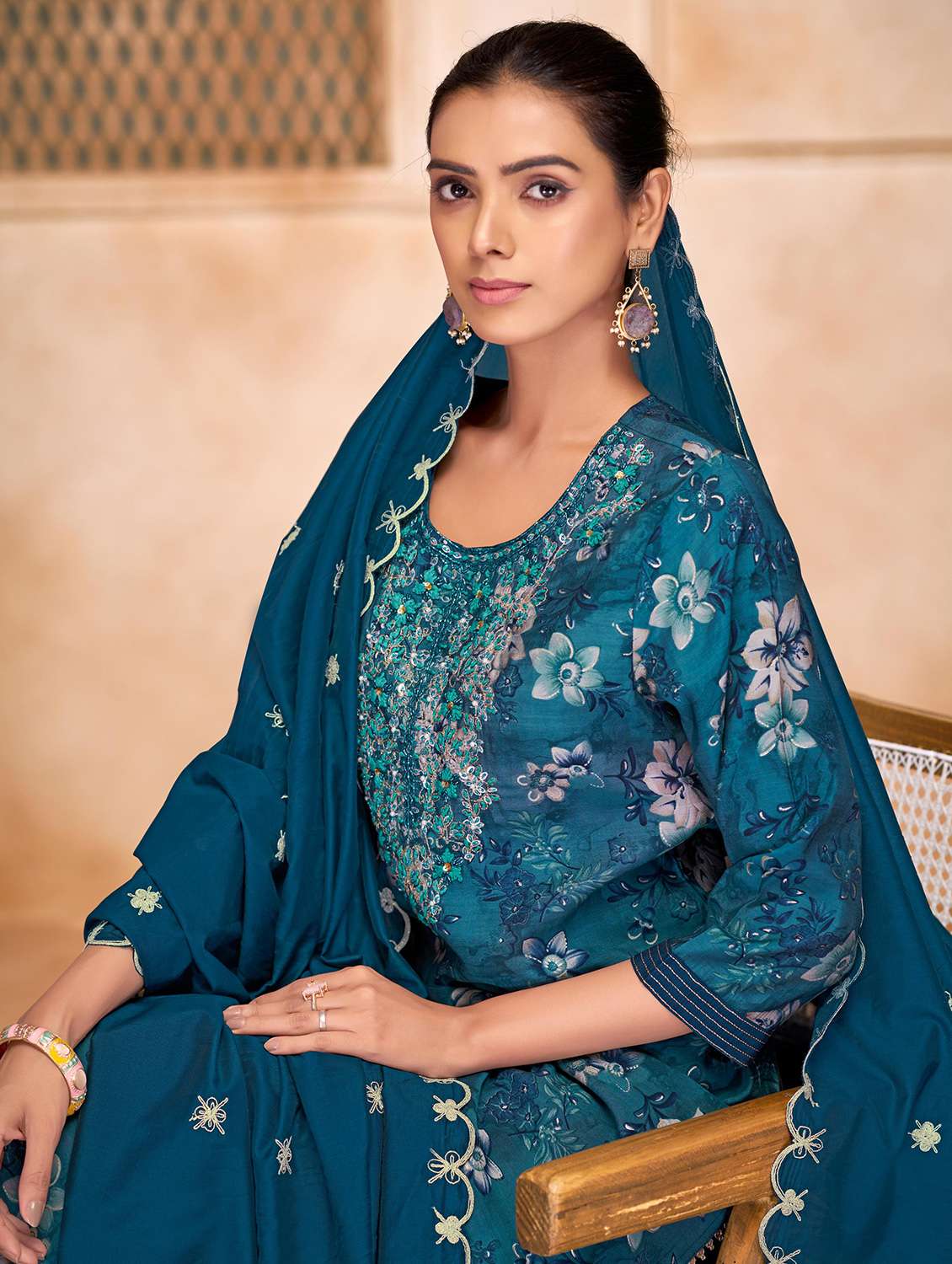 women floral three quarter sleeve kurta pant with dupatta set - 22282398 -  Standard Image - 3