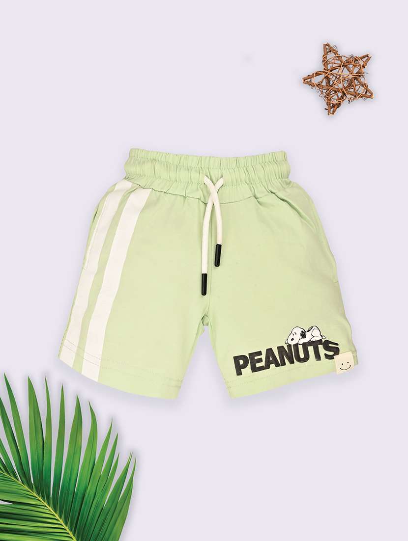 boys printed mid rise shorts