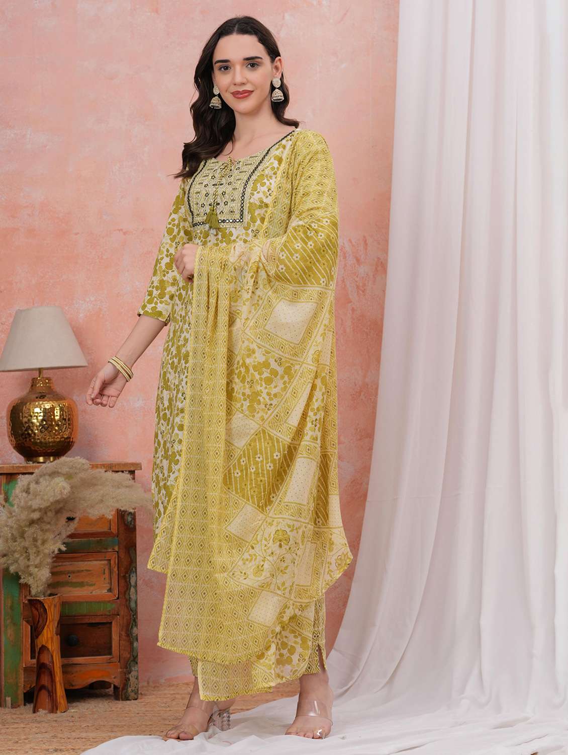 women printed kurta and pant with dupatta set - 22283041 -  Standard Image - 5