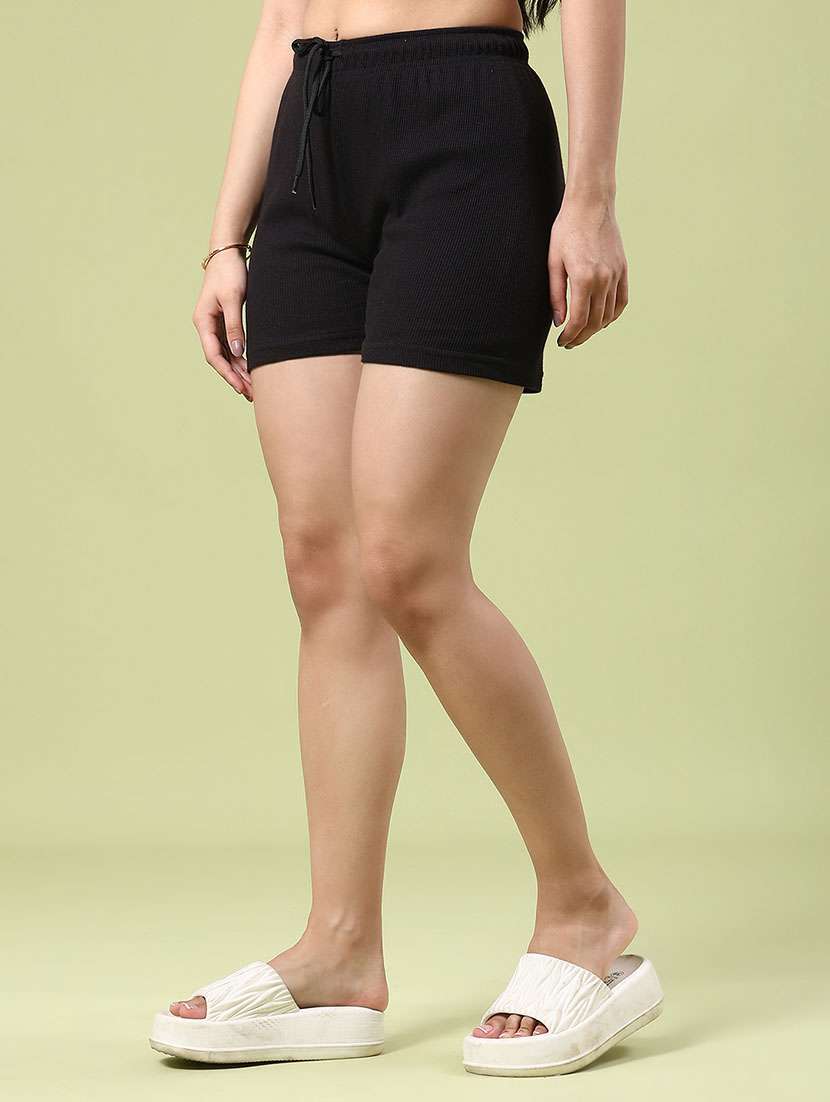 women solid mid rise shorts - 22284501 -  Standard Image - 3
