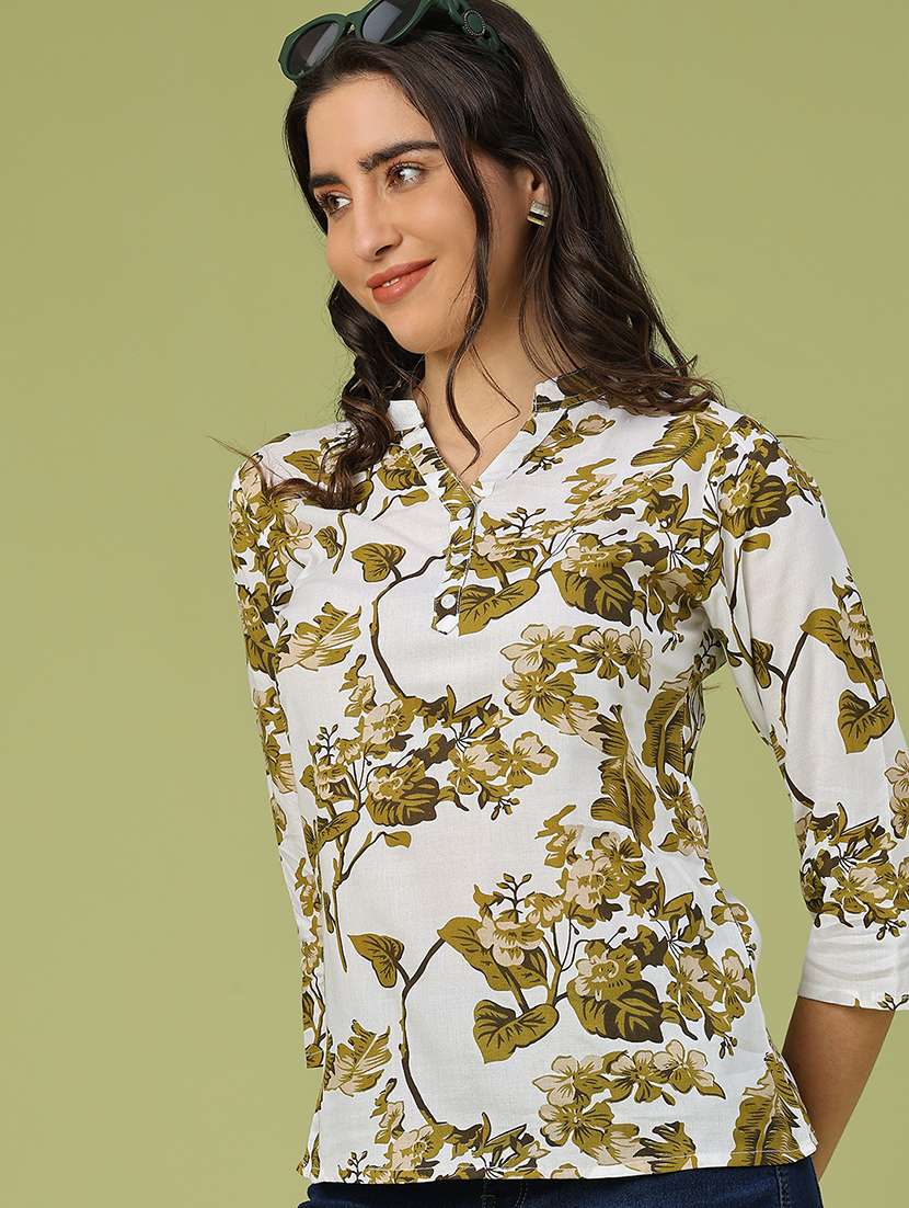 women printed three quarter sleeve straight top