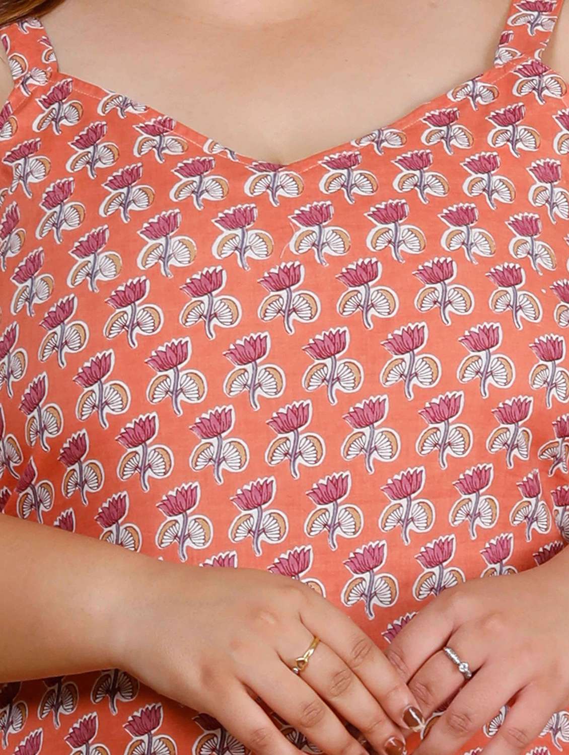 women plus size floral shoulder strap straight kurta - 22285558 -  Standard Image - 5