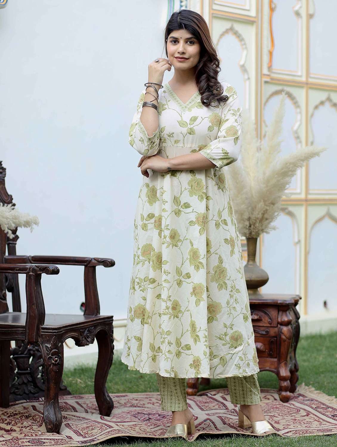 women floral printed three quarter sleeve kurta pant set