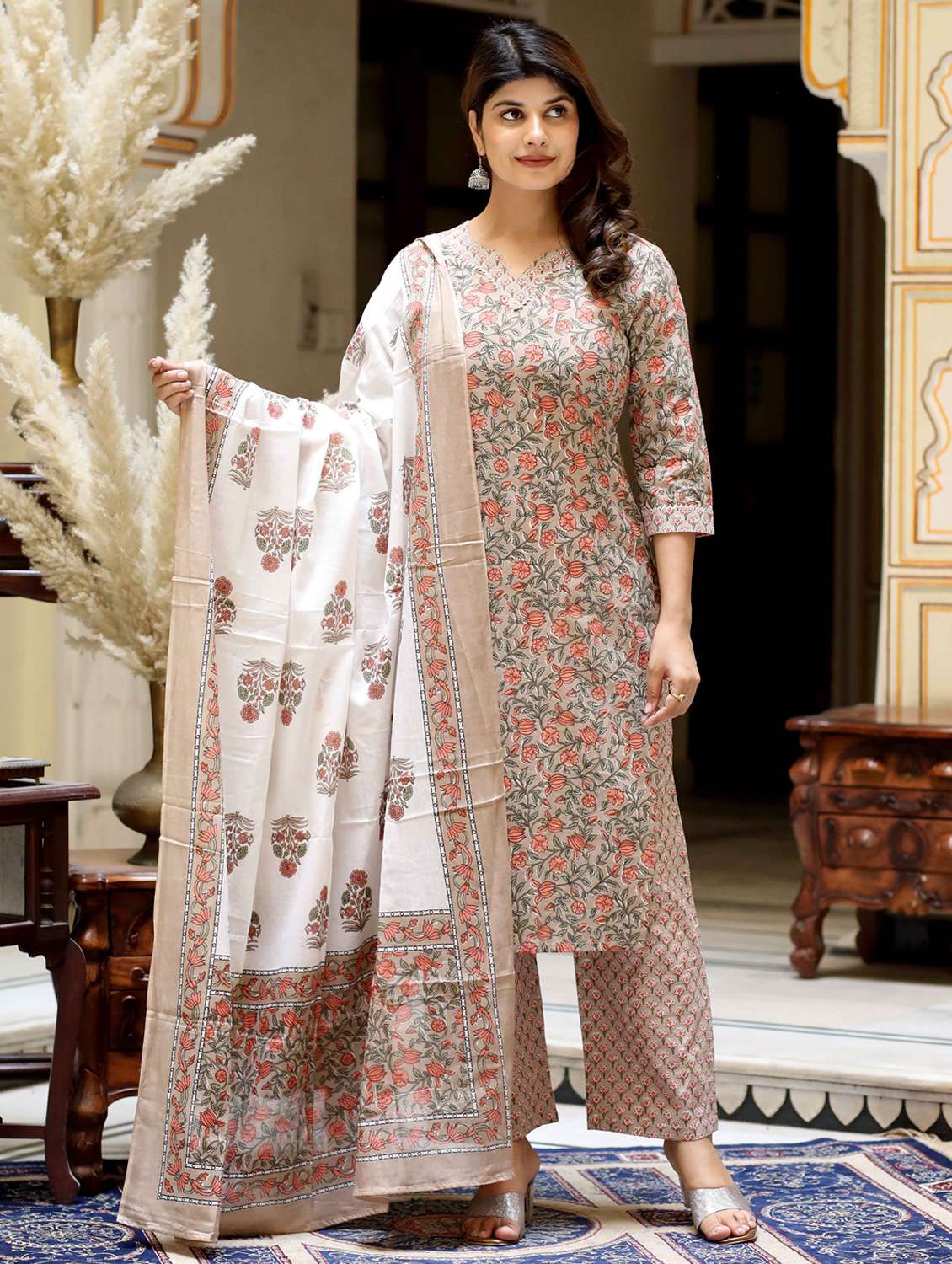 women printed three quarter sleeve kurta palazzo with dupatta set