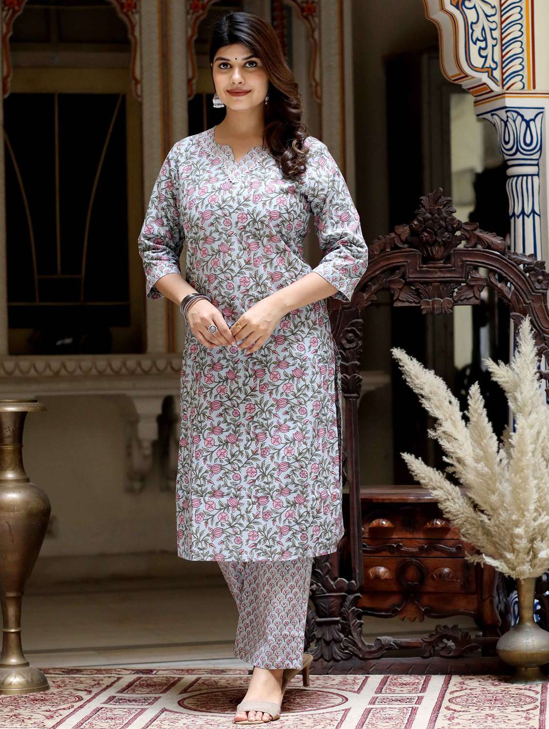 women floral printed three quarter sleeve kurta palazzo set