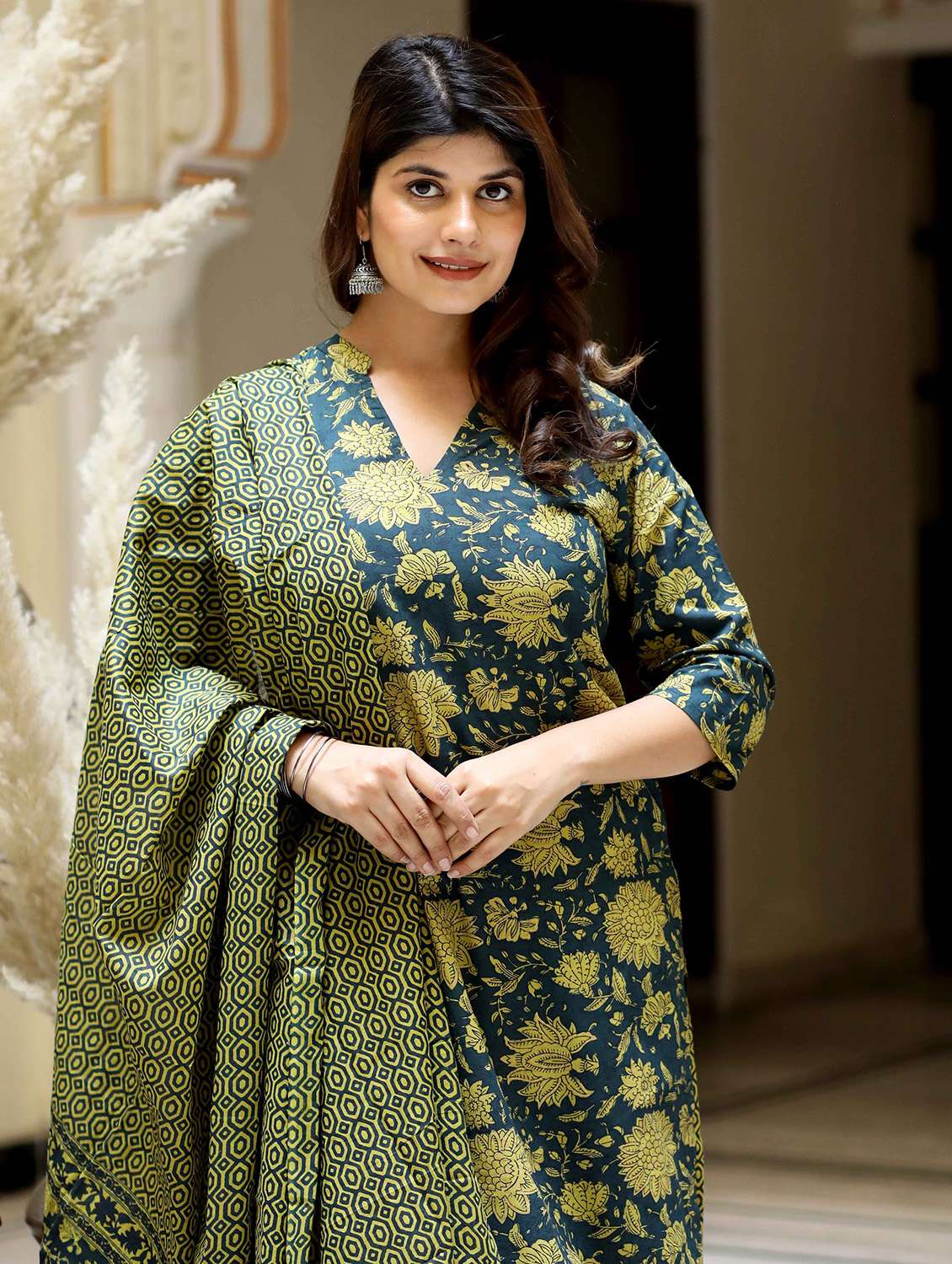 women printed three quarter sleeve kurta sharara with dupatta set - 22285581 -  Standard Image - 5