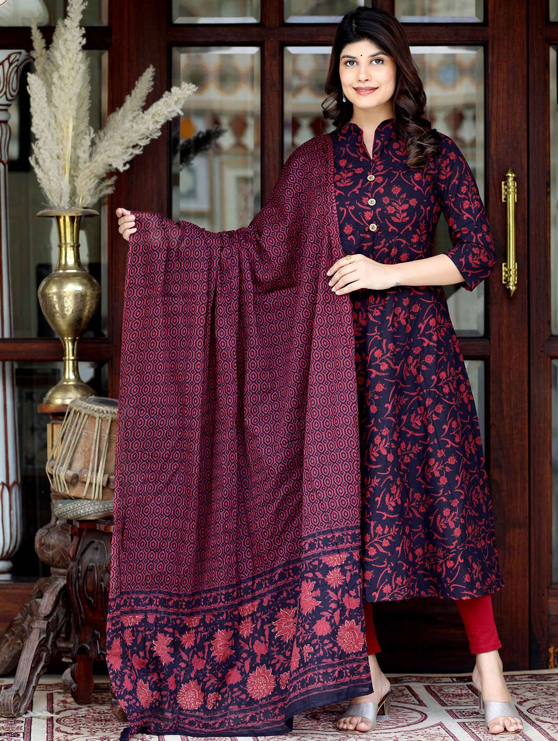 women printed three quarter sleeve kurta with dupatta set