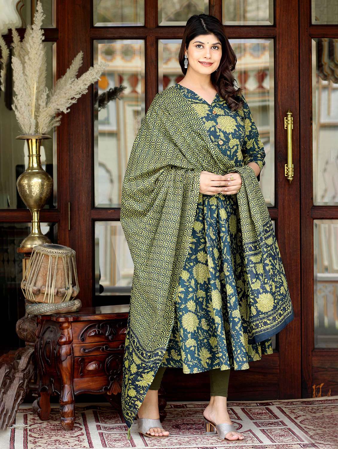women printed three quarter sleeve kurta with dupatta set - 22285590 -  Standard Image - 3